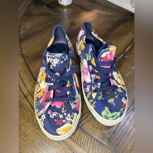 BOBS / Floral Canvas Sneakers Size 9.5